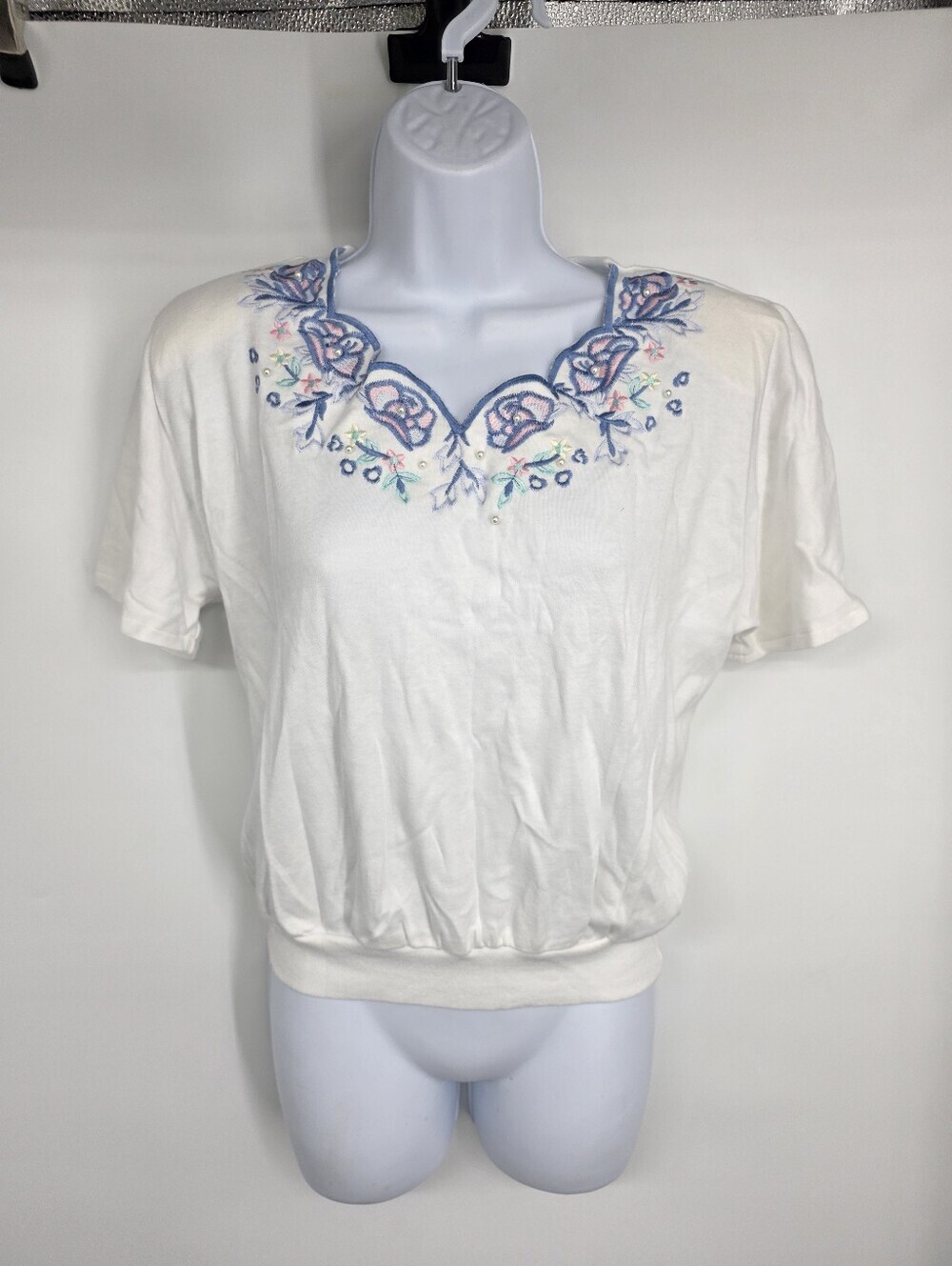 Vintage Teddi White Floral Embroidered Scalloped V-Neck Blouse Top Small
